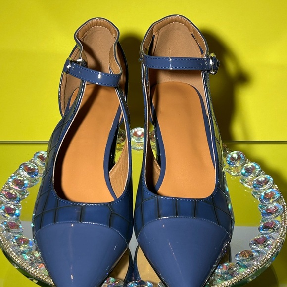 Blue Croc Embossed Pointed Toe Blue Heels NWOT - Picture 3 of 10